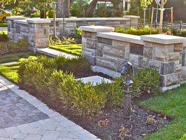 Nautral stone feature wall in the front yard